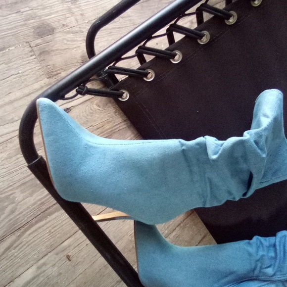 Women's boots - Picture 2 of 3